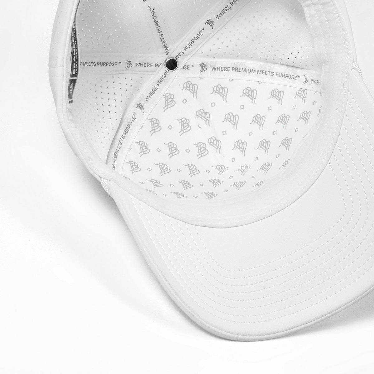 University of Wisconsin "Wisconsin Team Logo" Curved Elite XGen™ 5 Panel Rope White