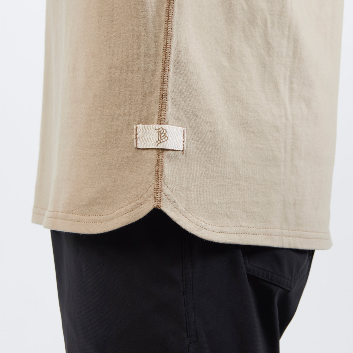 Cortaro™ Tee Hem Sand