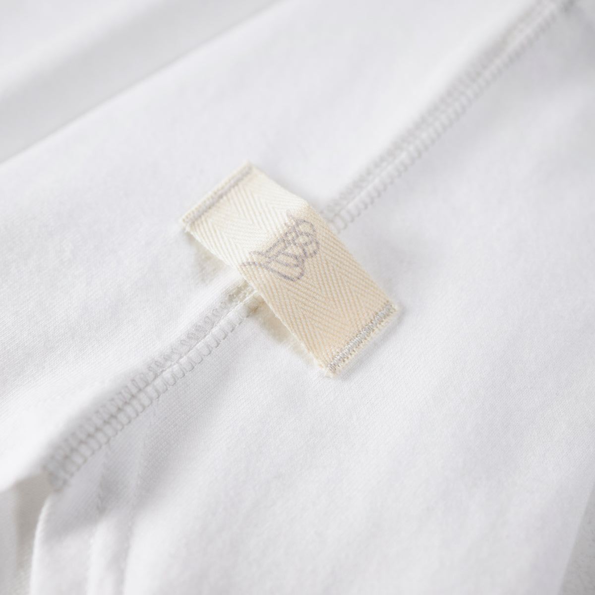 Cortaro™ Tee Label White